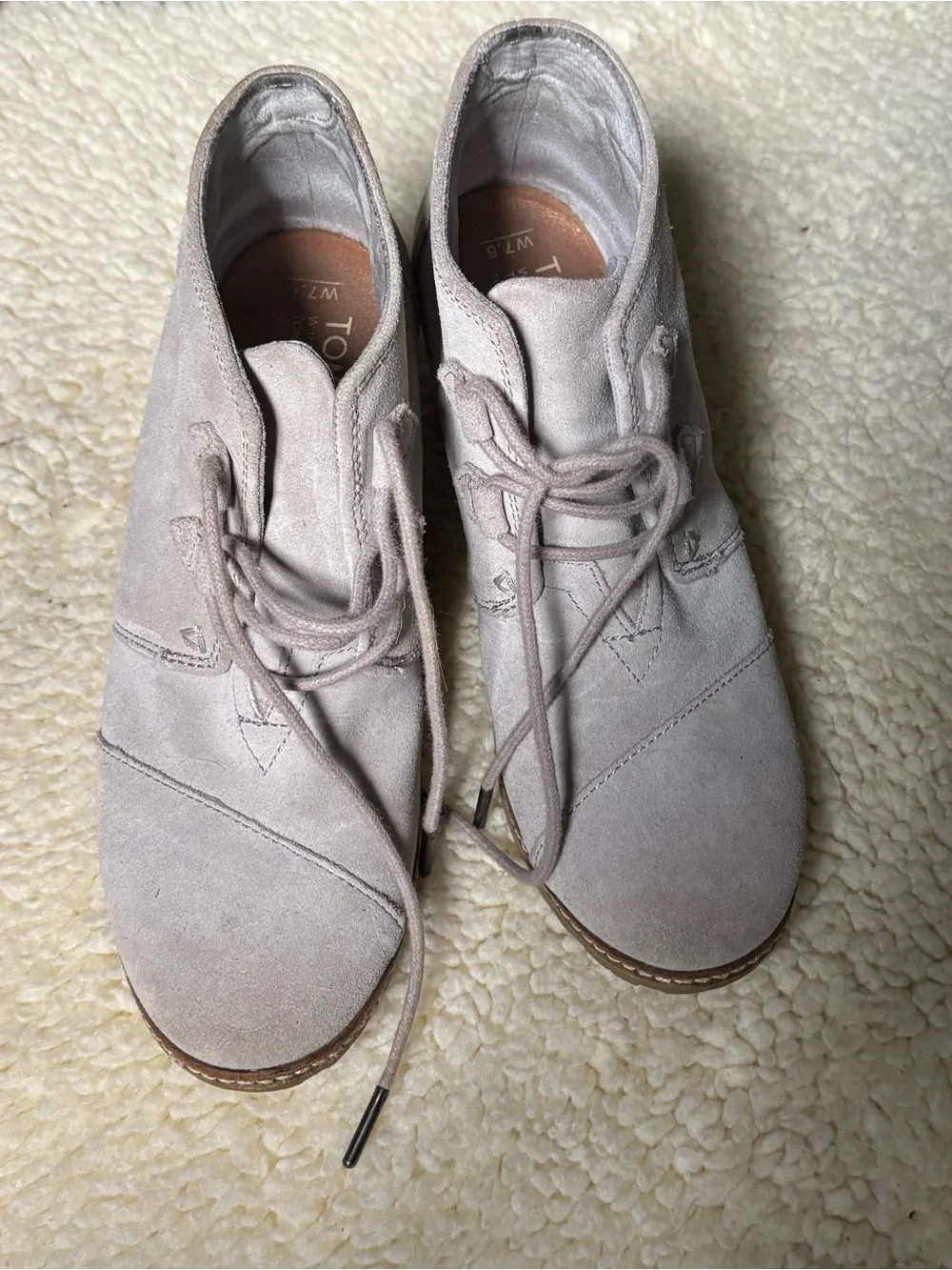 Tom’s Women's Lace-Up Suede Ankle Boot in Light Gray